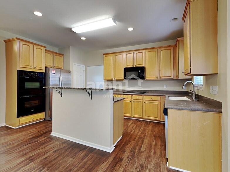 Building Photo - 2943 Glen Echo Ct