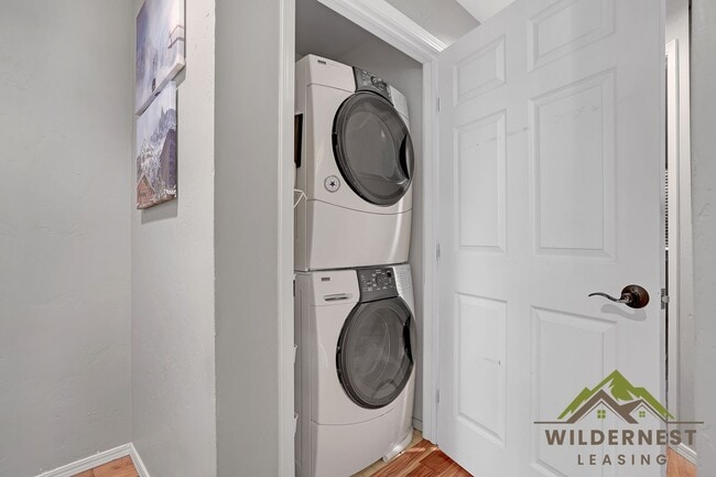 Building Photo - WINTER RENTAL, Utilities included- Gorgeous Townhome with Garage