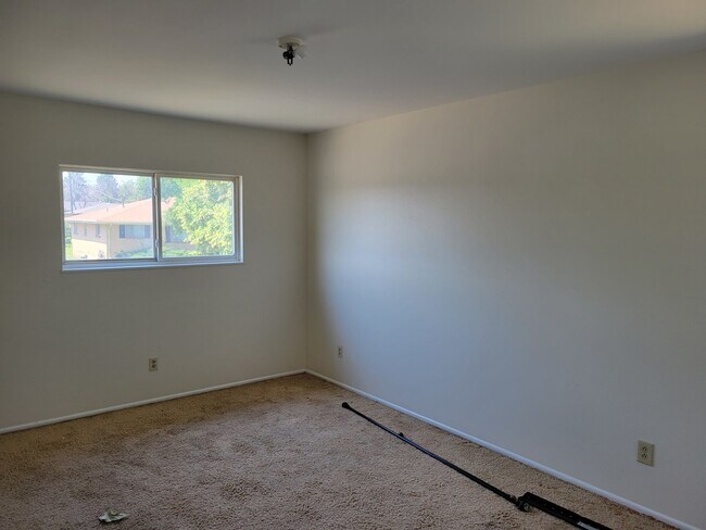 Building Photo - Aurora - 2 Bedroom, 2 Bathroom Duplex (13NE)