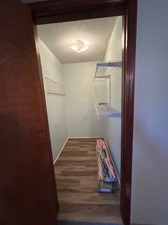 Building Photo - 3-bedroom home located in the charming Lake Park, GA