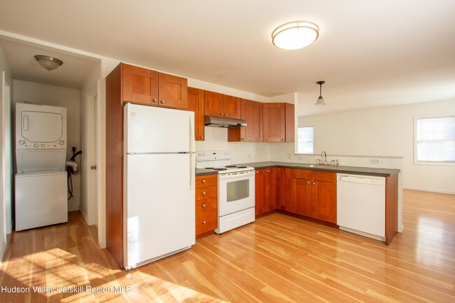 Building Photo - 2262 NY-66