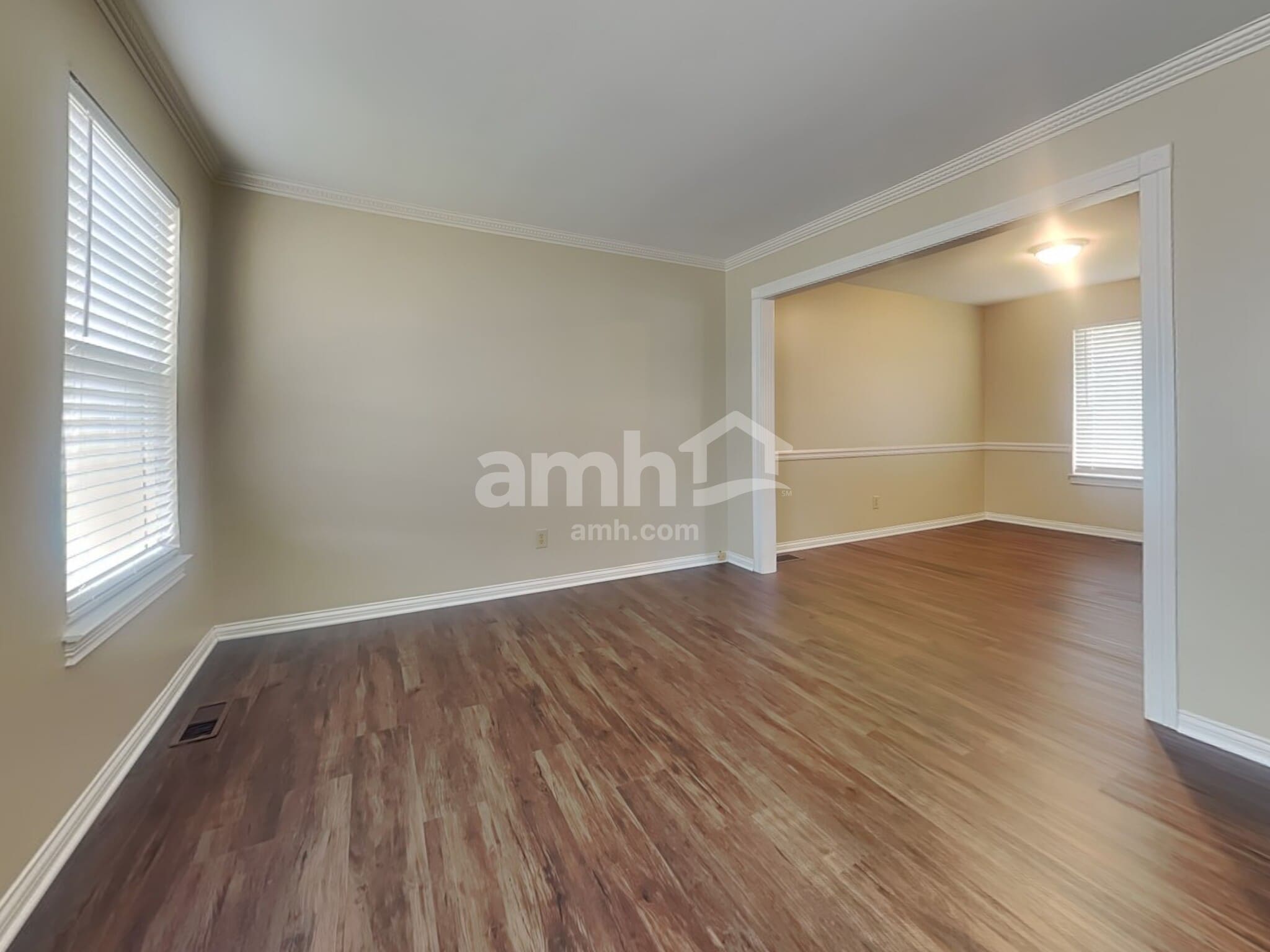 Building Photo - 8420 Stratford Ct