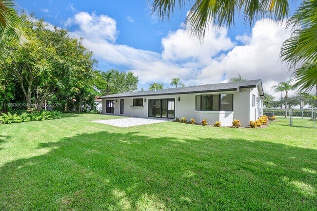 Building Photo - 10460 SW 93rd St
