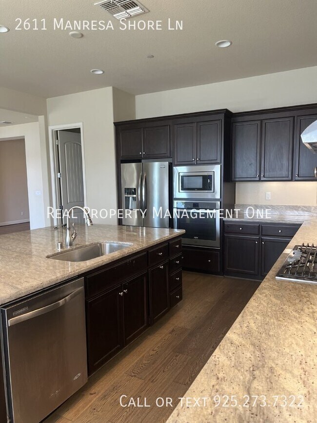 Building Photo - 2611 Manresa Shore Ln