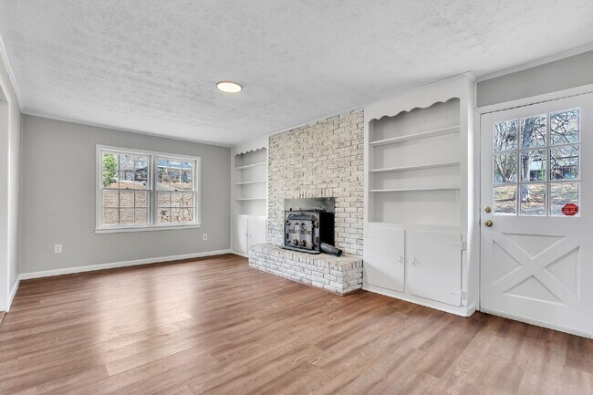 Building Photo - 3BR, 1.5 BA Ranch on Over Half an Acre with Fenced Yard, and Deck $1850/mo rent