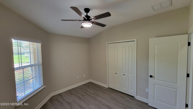 Building Photo - 2735 Woodsdale Dr