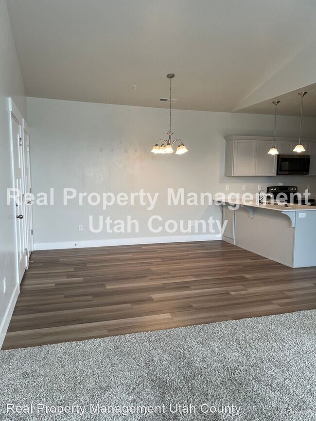Building Photo - 3 br, 2 bath House - 3694 W 1800 N #V303