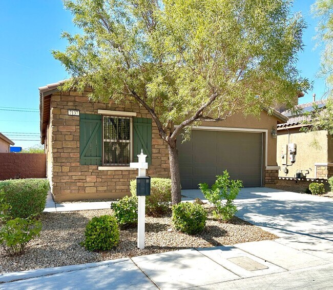 Building Photo - Lantern Gardens
