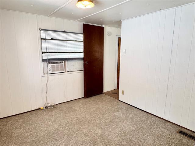 Building Photo - 6712 Oak Crest Dr E