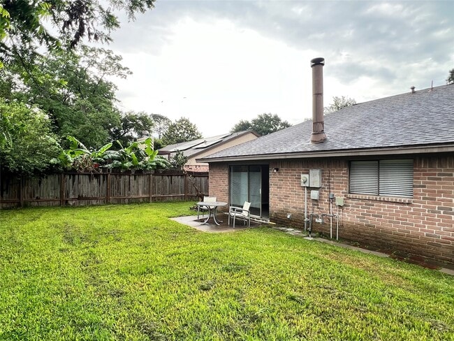 Building Photo - 21414 Park Run Dr
