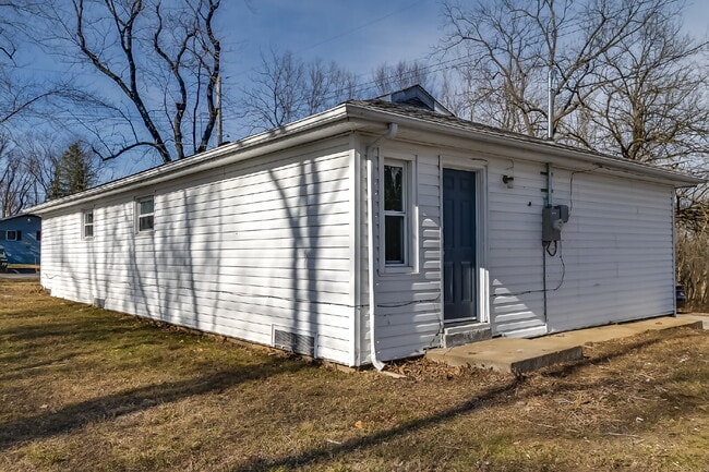 Building Photo - 9204 Huiskamp Ave