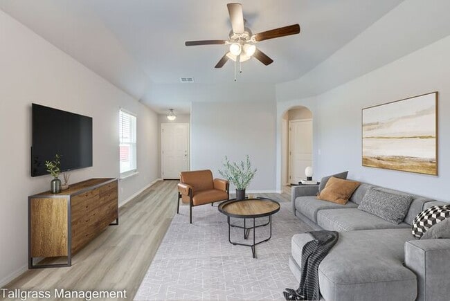 Building Photo - 4/2/2 in Broken Arrow!