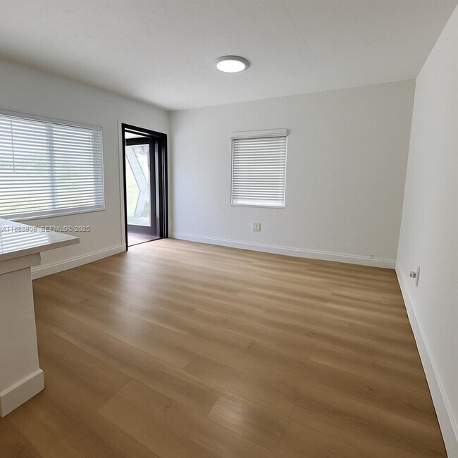 Building Photo - 785 NW 96th St