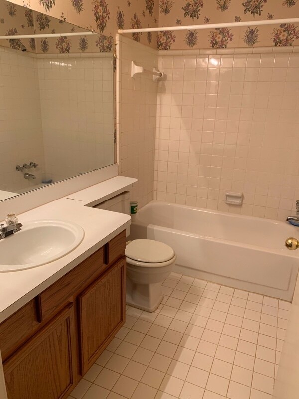 Building Photo - 26485 Franklin Pointe Dr