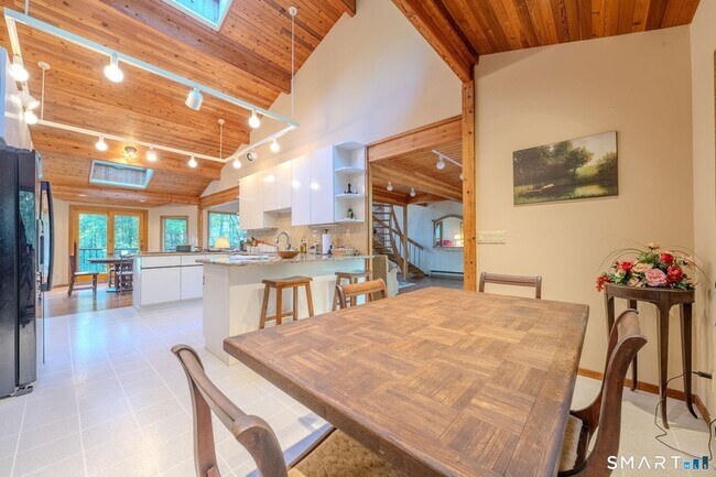 Building Photo - 278 Woodchuck Ln