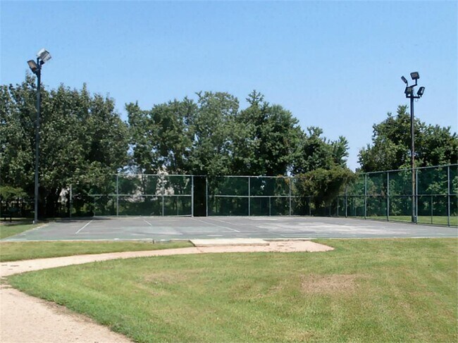 Building Photo - 10011 Appleridge Dr