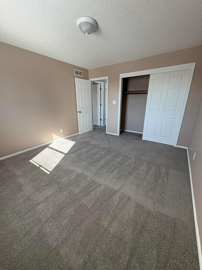 Building Photo - 2232 Pinion Pl