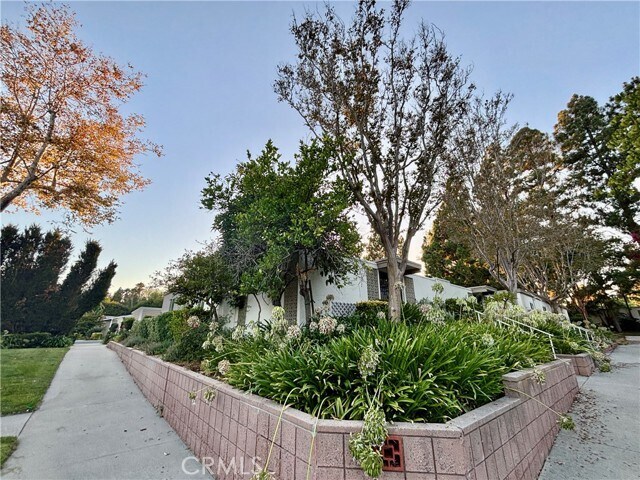 Building Photo - 442 Avenida Sevilla