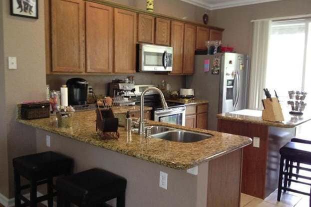 Building Photo - 2866 S Oasis Dr