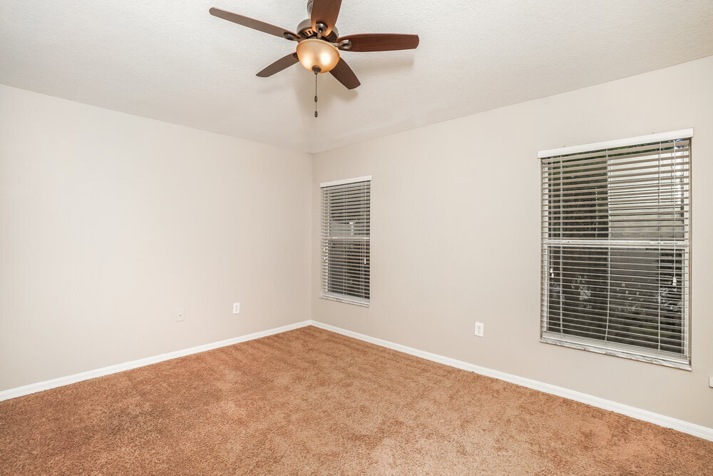 Building Photo - 15950 Leatherleaf Ln