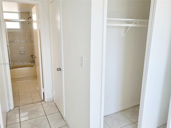 Building Photo - 1700 NE 191st St