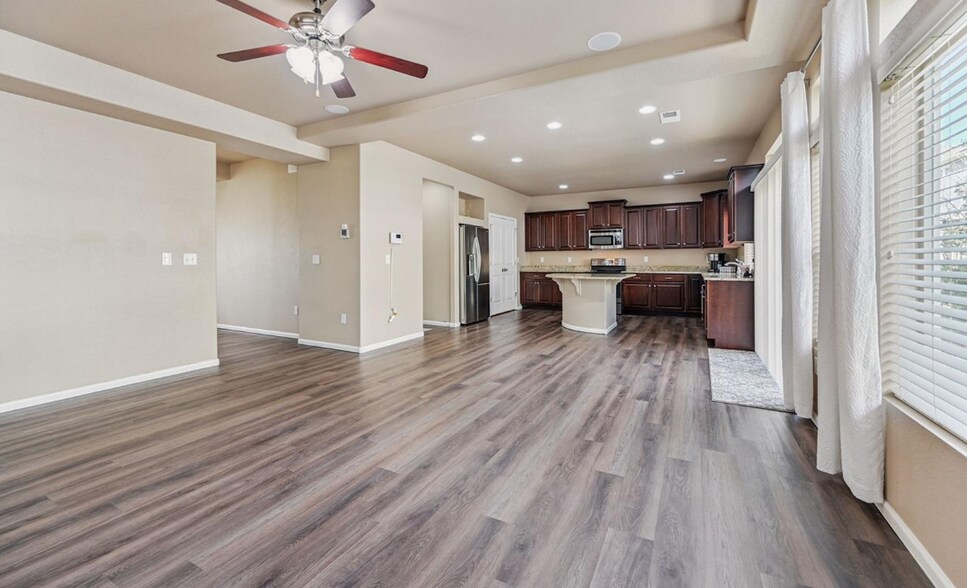 Building Photo - 8356 Longleaf Ln