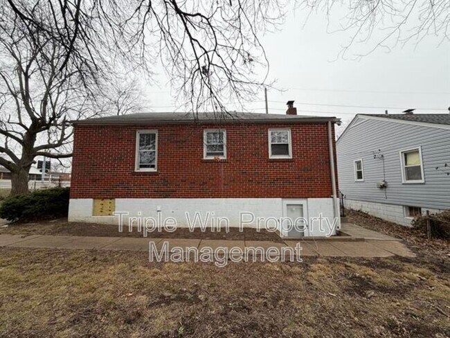 Building Photo - 6206 Evergreen Blvd