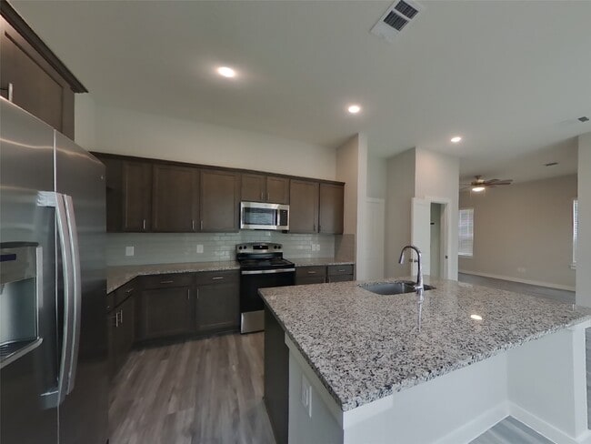 Building Photo - 9835 Willow Creek Commerce Dr