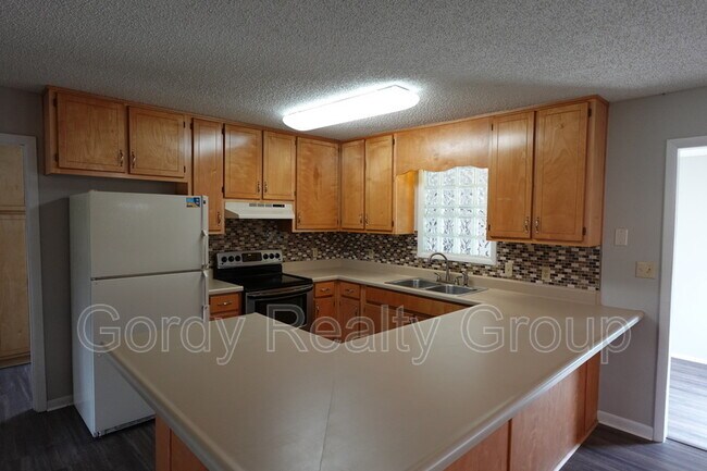 Building Photo - 5122 Presidents Cir