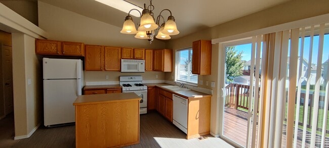 Building Photo - 1721 W Cimarron Ln