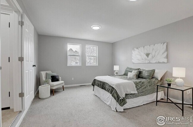 Building Photo - 4 Bedroom Single Family Home in Denver