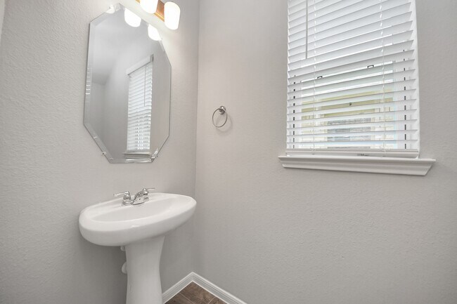 Building Photo - 22826 Xanthos St