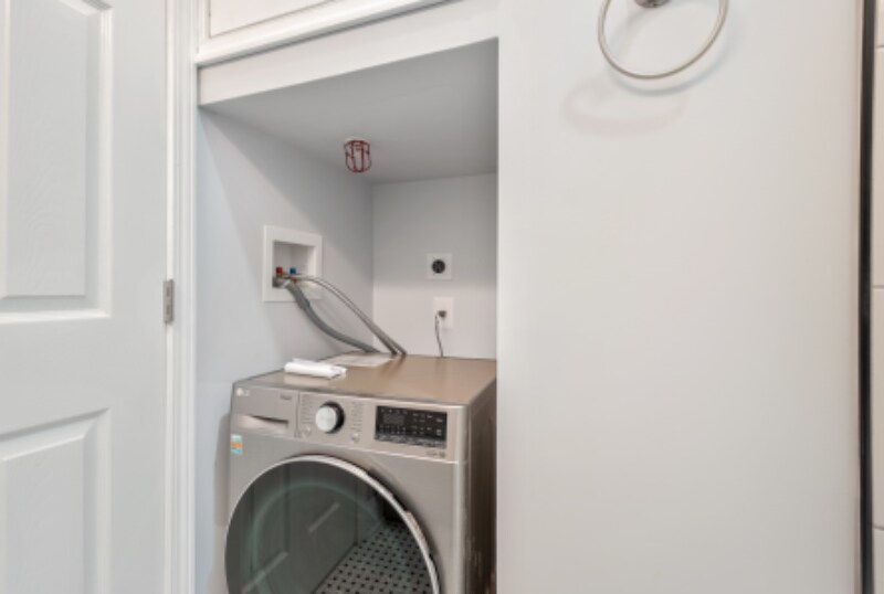 Building Photo - 604 N Eutaw St