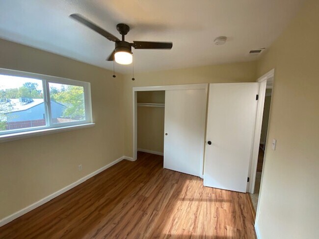 Building Photo - 5712 Kenneth Ave