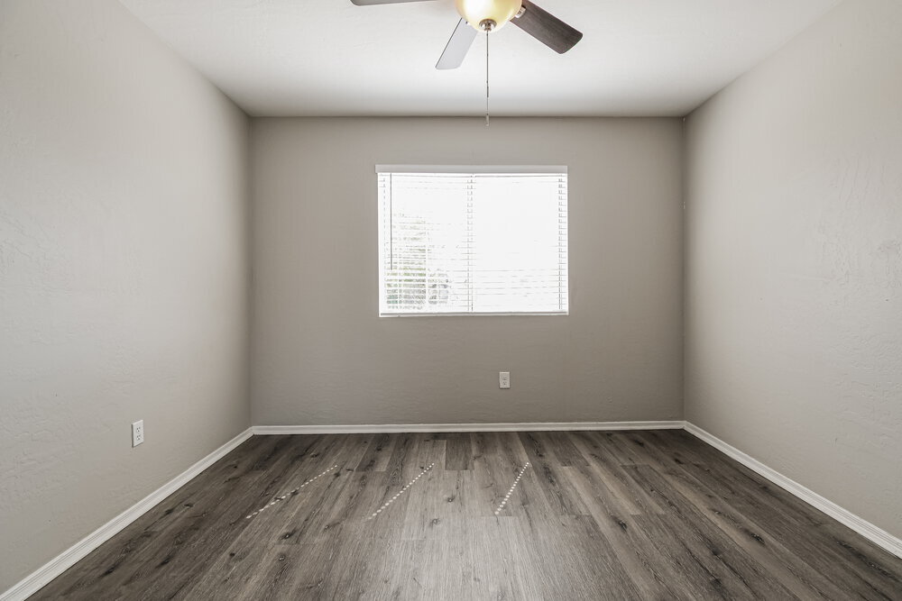 Building Photo - 1042 N Blackbird Dr