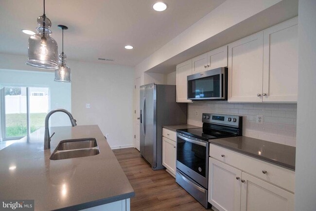 Building Photo - 15 PITCH PINE Ct