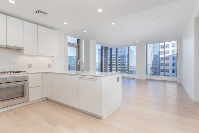 Primary Photo - 133 Seaport Blvd