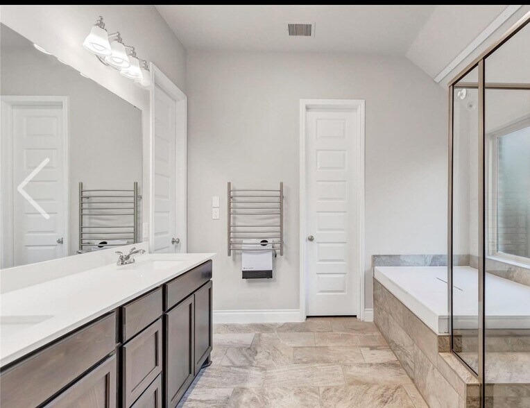 Building Photo - 23637 Sage Villa Dr
