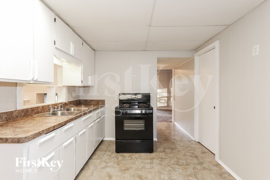 Building Photo - 425 Judson St