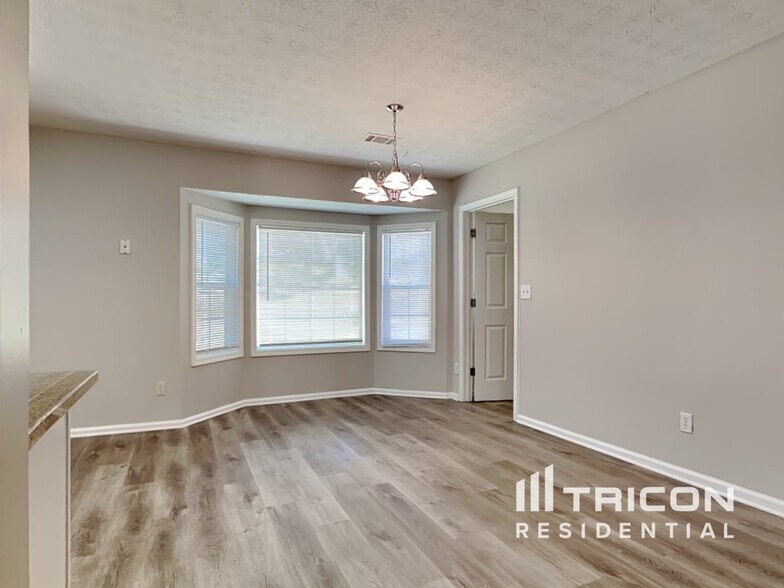 Building Photo - 530 Saddle Shoals Dr