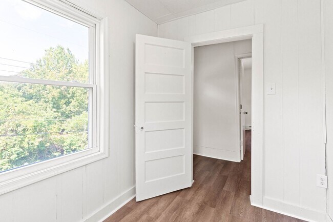Building Photo - Apartment In Blackstone