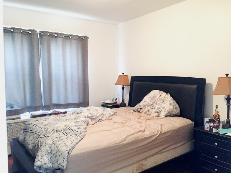 Building Photo - 246 Pearl St