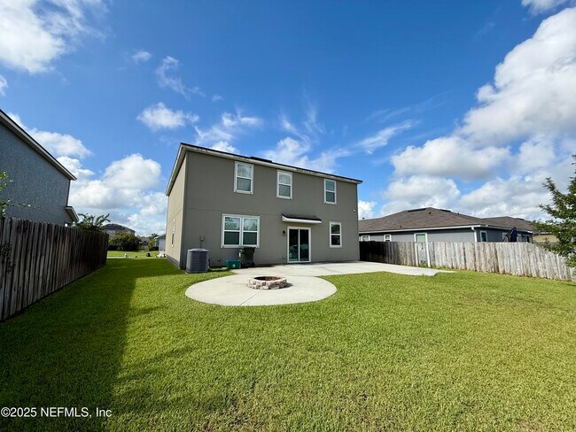 Building Photo - 2200 Pebble Point Dr