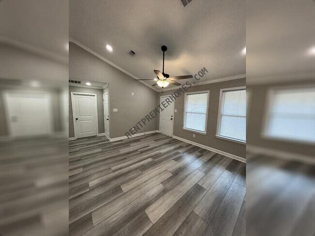 Building Photo - 54 Birchwood Drive