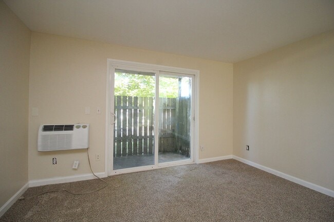 Building Photo - 11102-11130 SW 62nd Ave