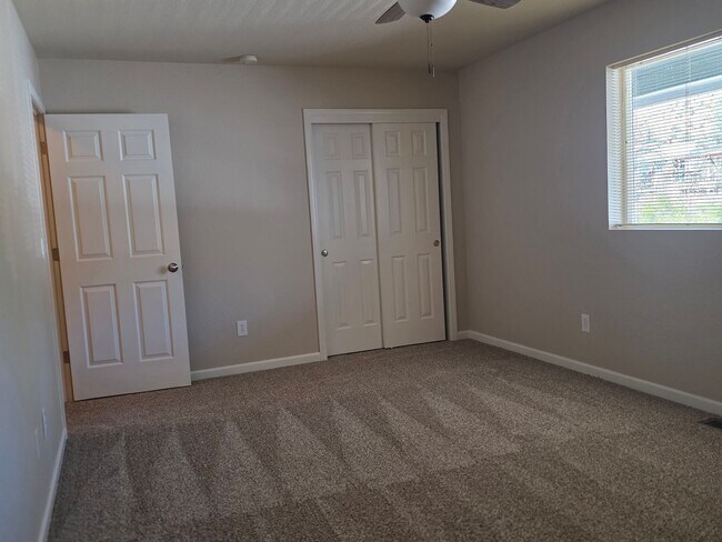 Building Photo - 3671 Sandstone Dr