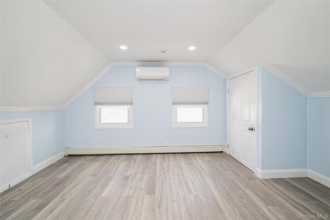 Building Photo - 14 Tailor Ln