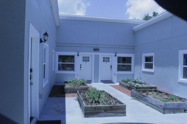 Building Photo - 821 Mulberry St