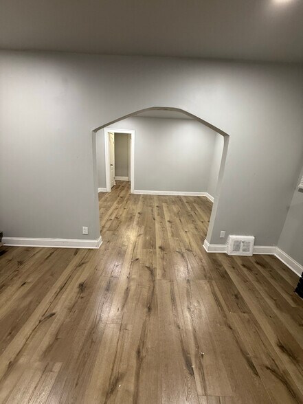 Building Photo - 15895 Kentucky St