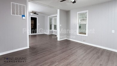Building Photo - 226 S Millwood Ave